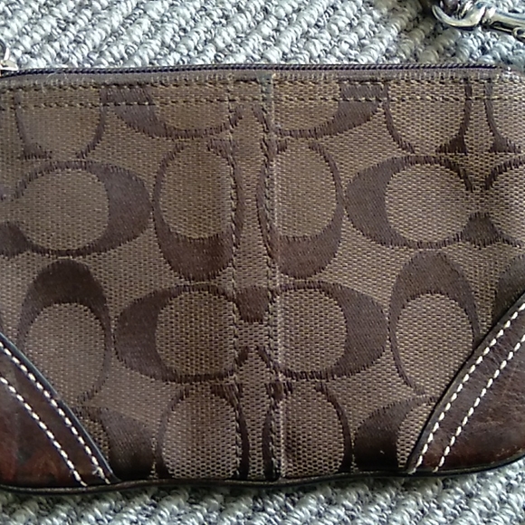 Coach brown small wristlet - Picture 7 of 10